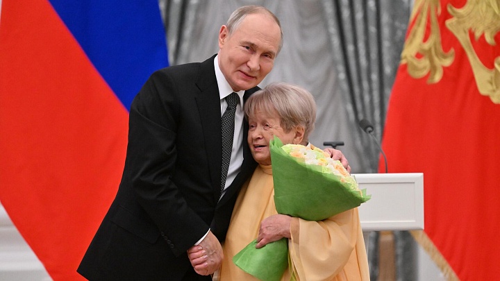 Путин: в песнях Пахмутовой нашли отражение судьбы поколений