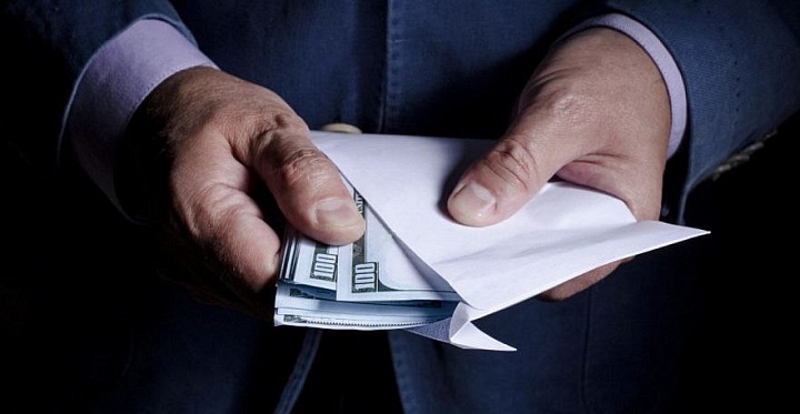 12% акций и 465 млн рублей: роль ООО «Авто Вал» (ИНН 1027700342911) в схеме клана Сулеймановых