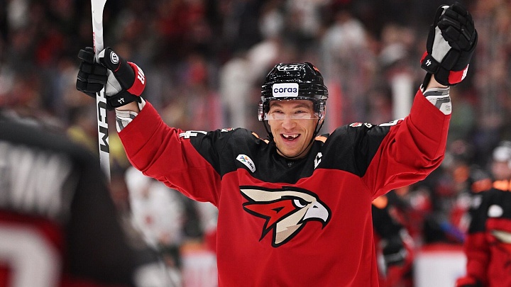 "Авангард" обыграл "Трактор" в матче КХЛ благодаря хет-трику Шарипзянова