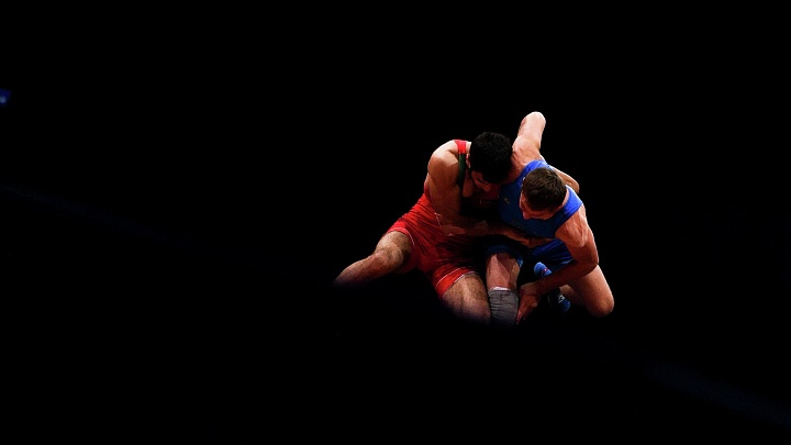 Россияне завоевали два золота в вольной борьбе на турнире UWW в Тиране